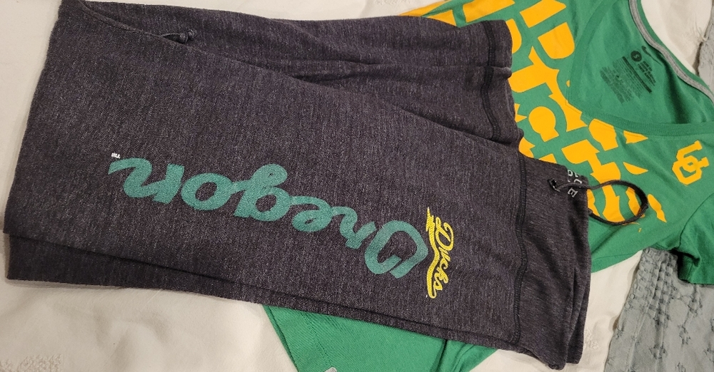 Women's Small Oregon Ducks Outfit